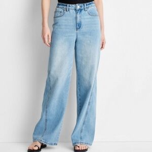Wide-Leg Jeans
